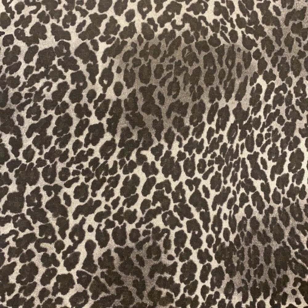 Leopard Print Turtleneck top sz. XL - Picture 2 of 2